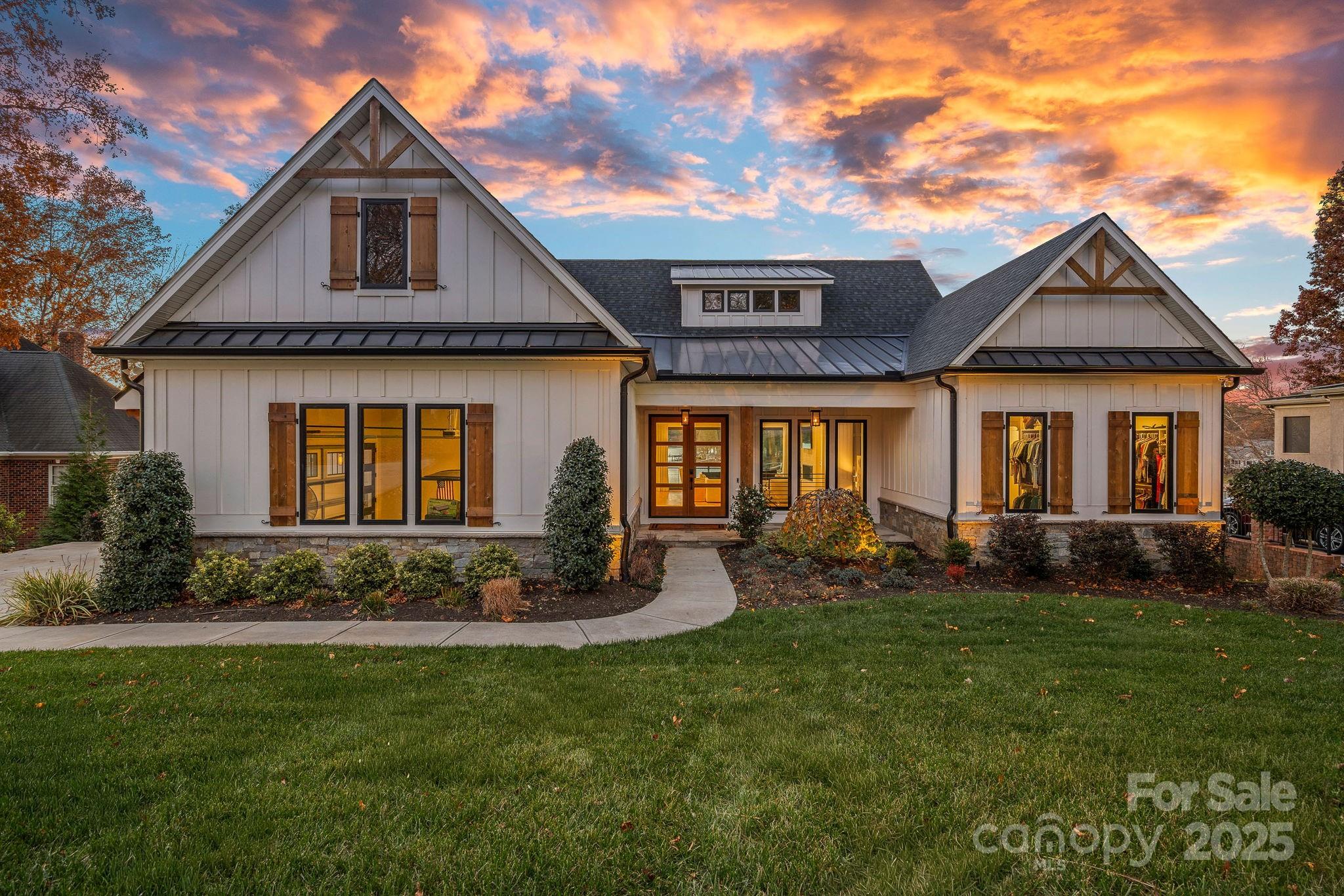162 W Maranta Road, Mooresville, NC. property listing photo