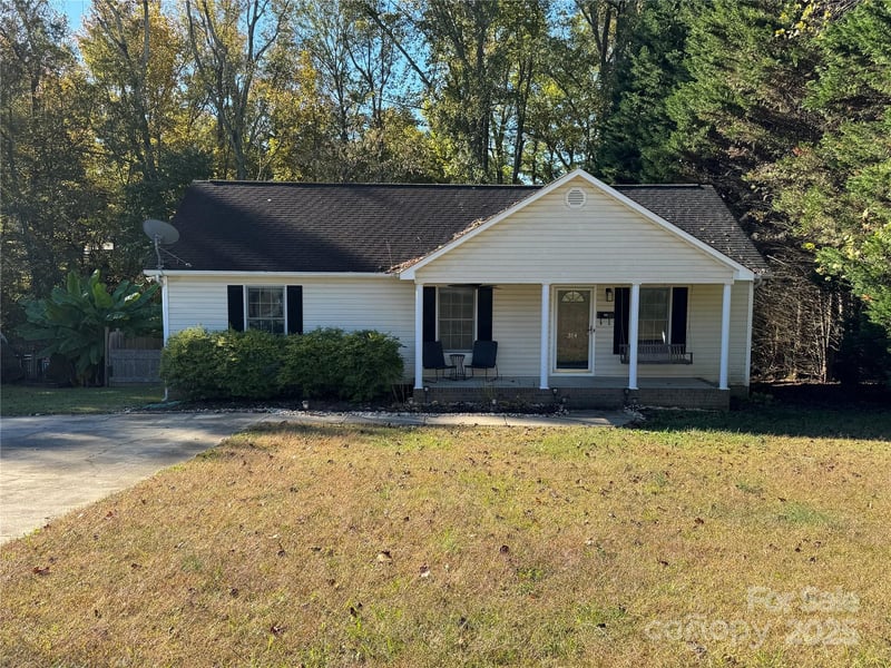 314 E Louisiana Avenue, Bessemer City, NC - 3 beds, 2 baths, 1,125 sqft - $225,000