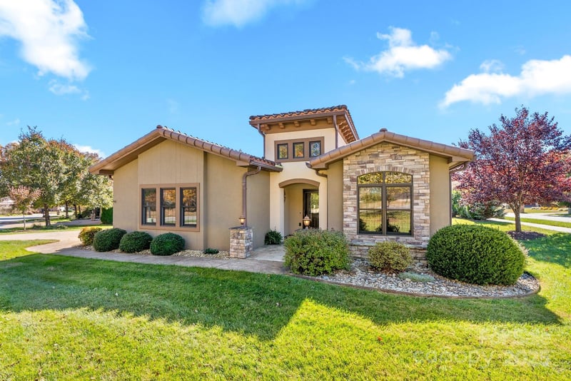 4 Pacifico Drive, Asheville, NC - 3 beds, 2 baths, 1,747 sqft - $615,000