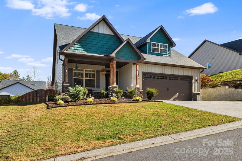 504 Rosebud Orchid Way, Weaverville, NC - 4 beds, 3 baths, 2,403 sqft - $594,900