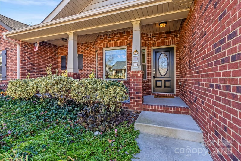 7208 Ogden, Denver, NC - 3 beds, 2 baths, 1,675 sqft - $380,000