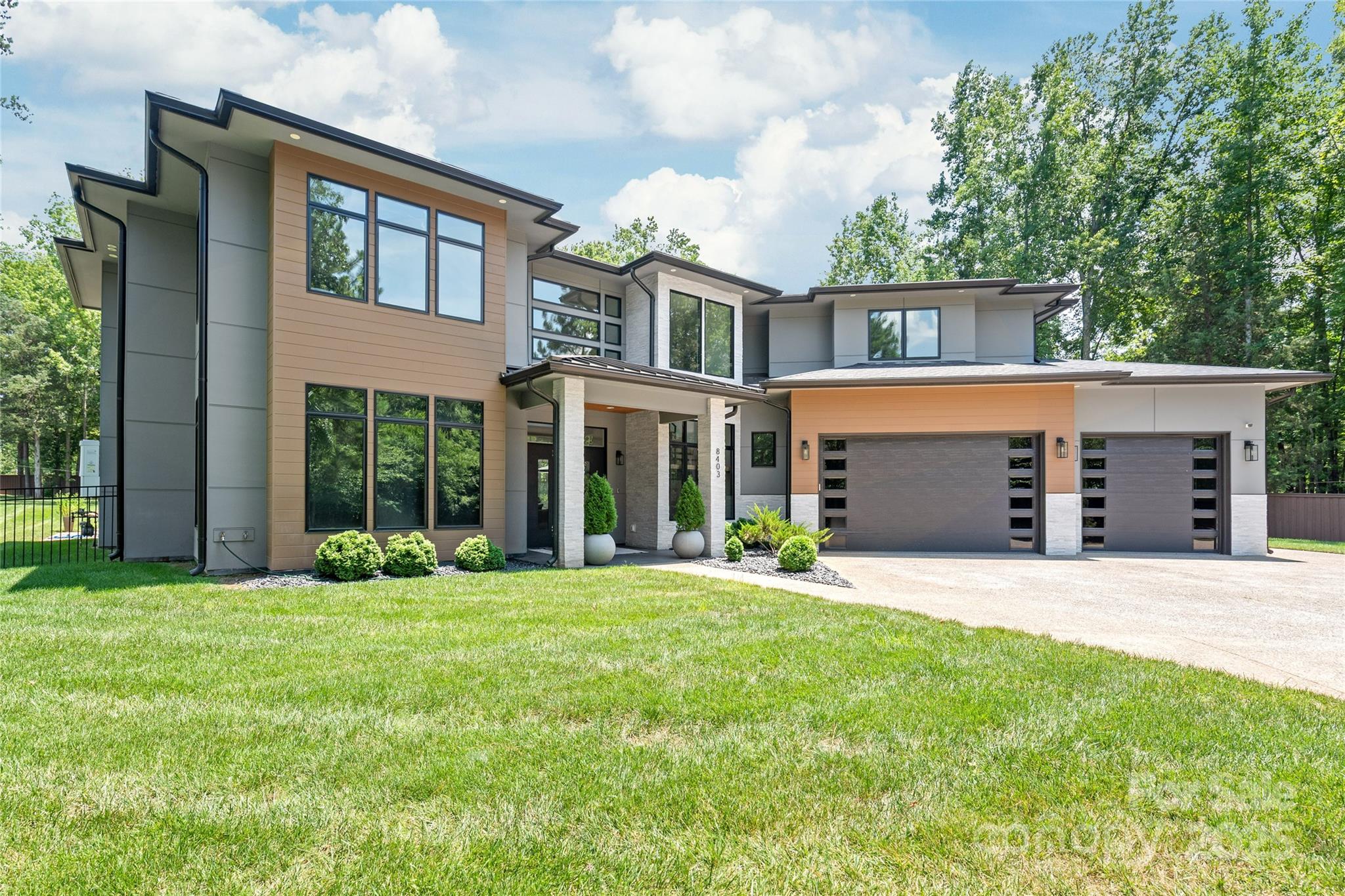 8403 Sarsfield, Waxhaw, NC. property listing photo