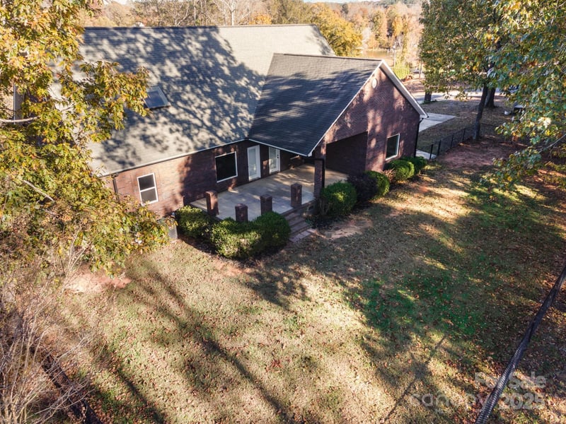 182 Canal, Statesville, NC - 4 beds, 3 baths, 2,328 sqft - $600,000