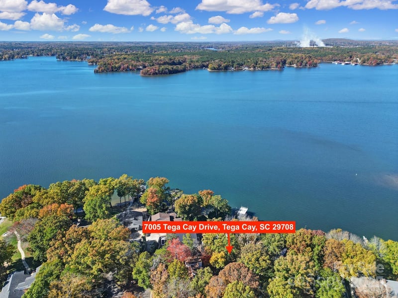 7005 Tega Cay, Tega Cay, SC - 5 beds, 4 baths, 3,694 sqft - $990,000