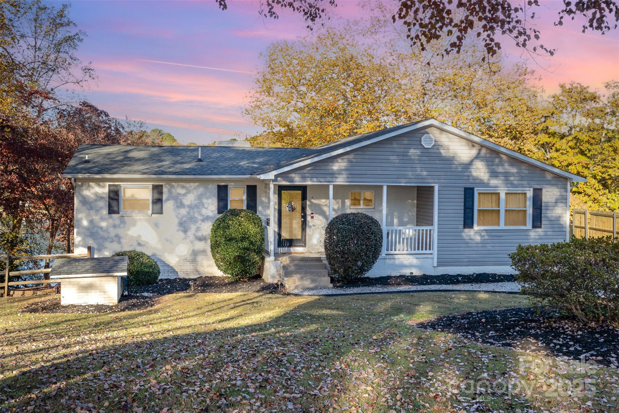 7088 Wateredge Drive, Sherrills Ford, NC. property listing photo
