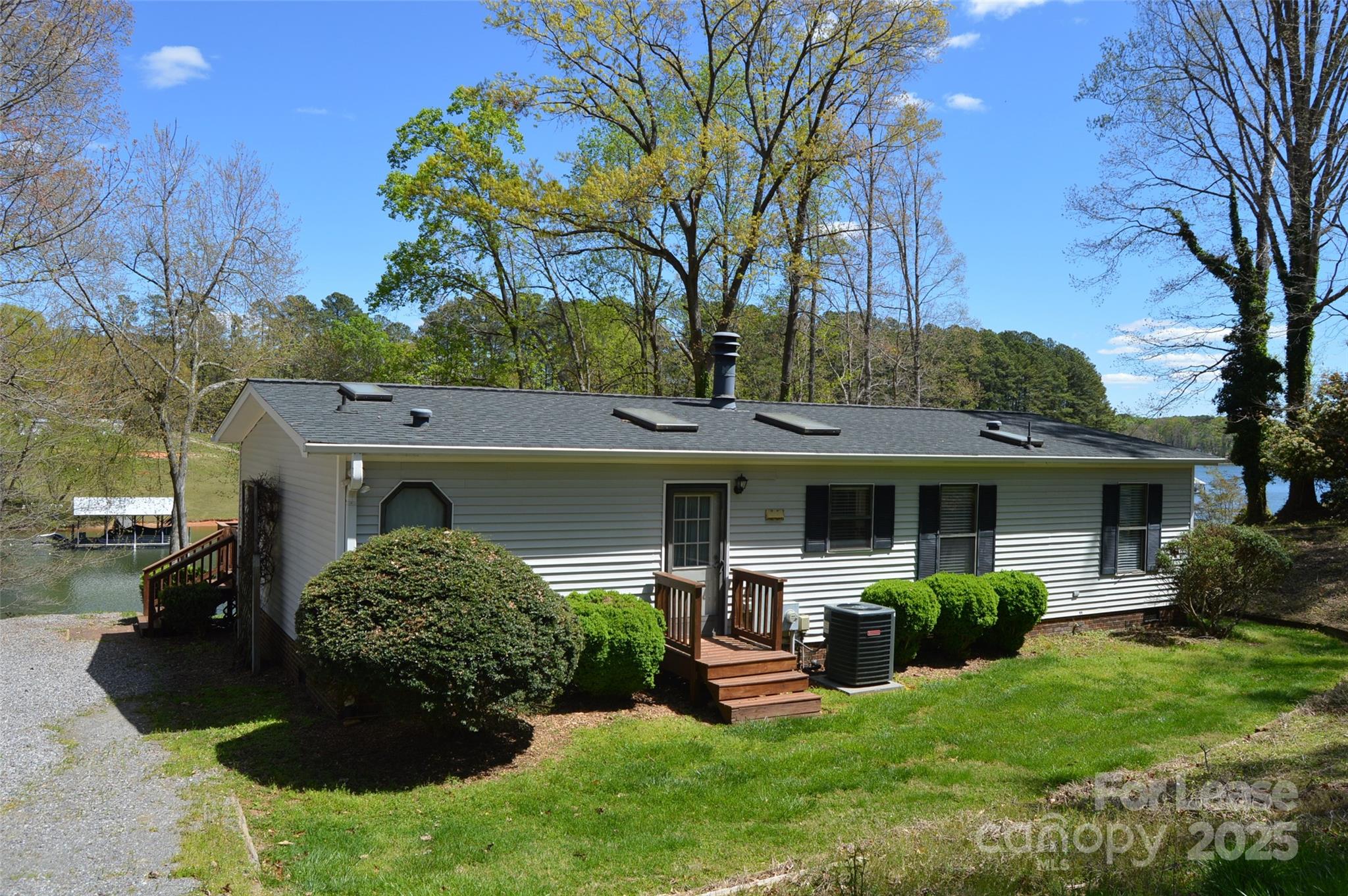 125 Broadview Circle, Mooresville, NC. property listing photo