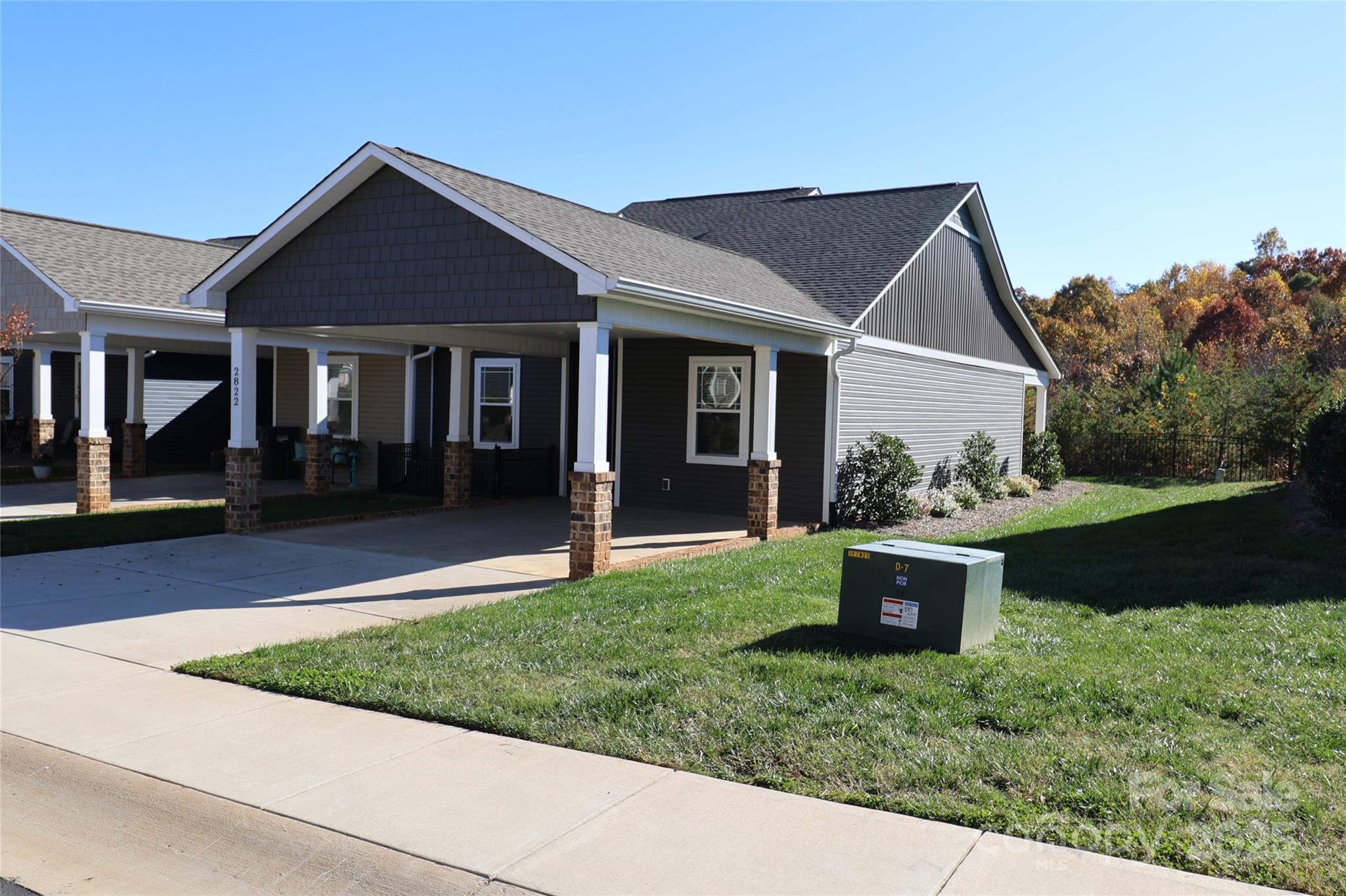 2822 15th Avenue Place SE, Hickory, NC. property listing photo