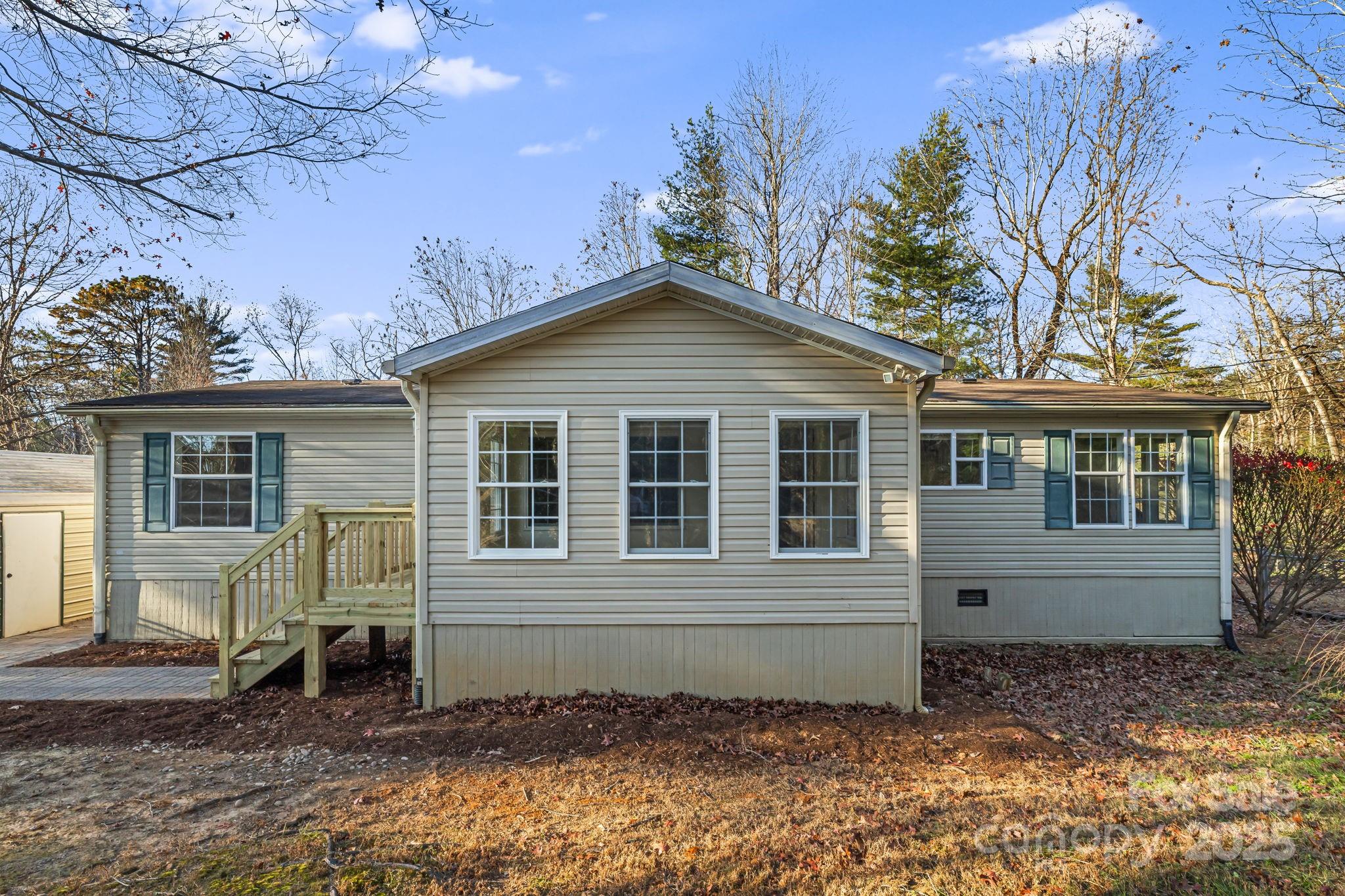 20 Luckenbach Drive, Fairview, NC. property listing photo