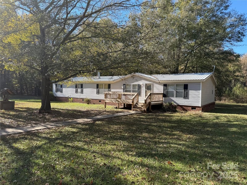 7159 Rev Melvin Adams, Kershaw, SC - 4 beds, 2 baths, 2,560 sqft - $299,900