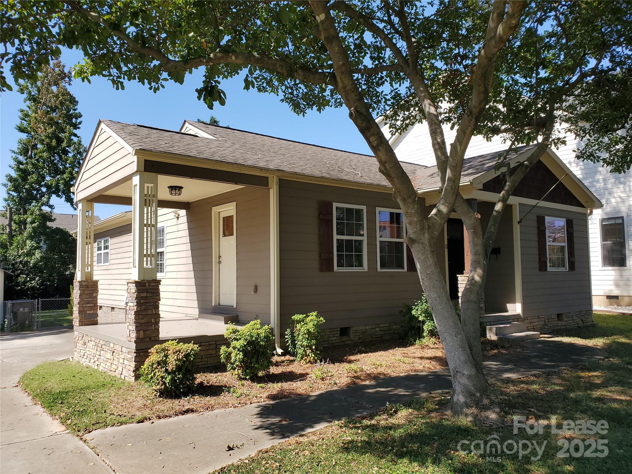 350 Melbourne Court, Charlotte, NC. property listing photo