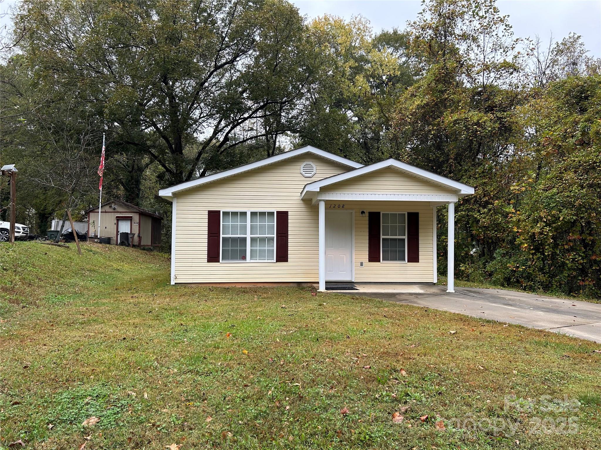 1208 W Walnut Avenue, Gastonia, NC. property listing photo