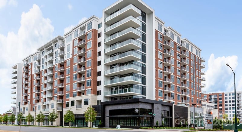 4425 Sharon Road Apt 1B, Charlotte, NC - 1 bed, 1 bath, 756 sqft - $1,878