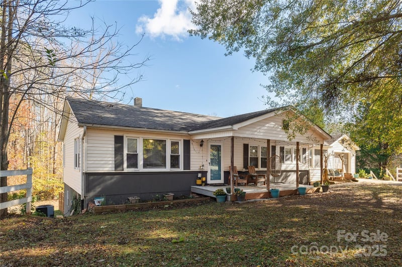 21 Walker Street, Columbus, NC - 3 beds, 2 baths, 1,526 sqft - $299,990