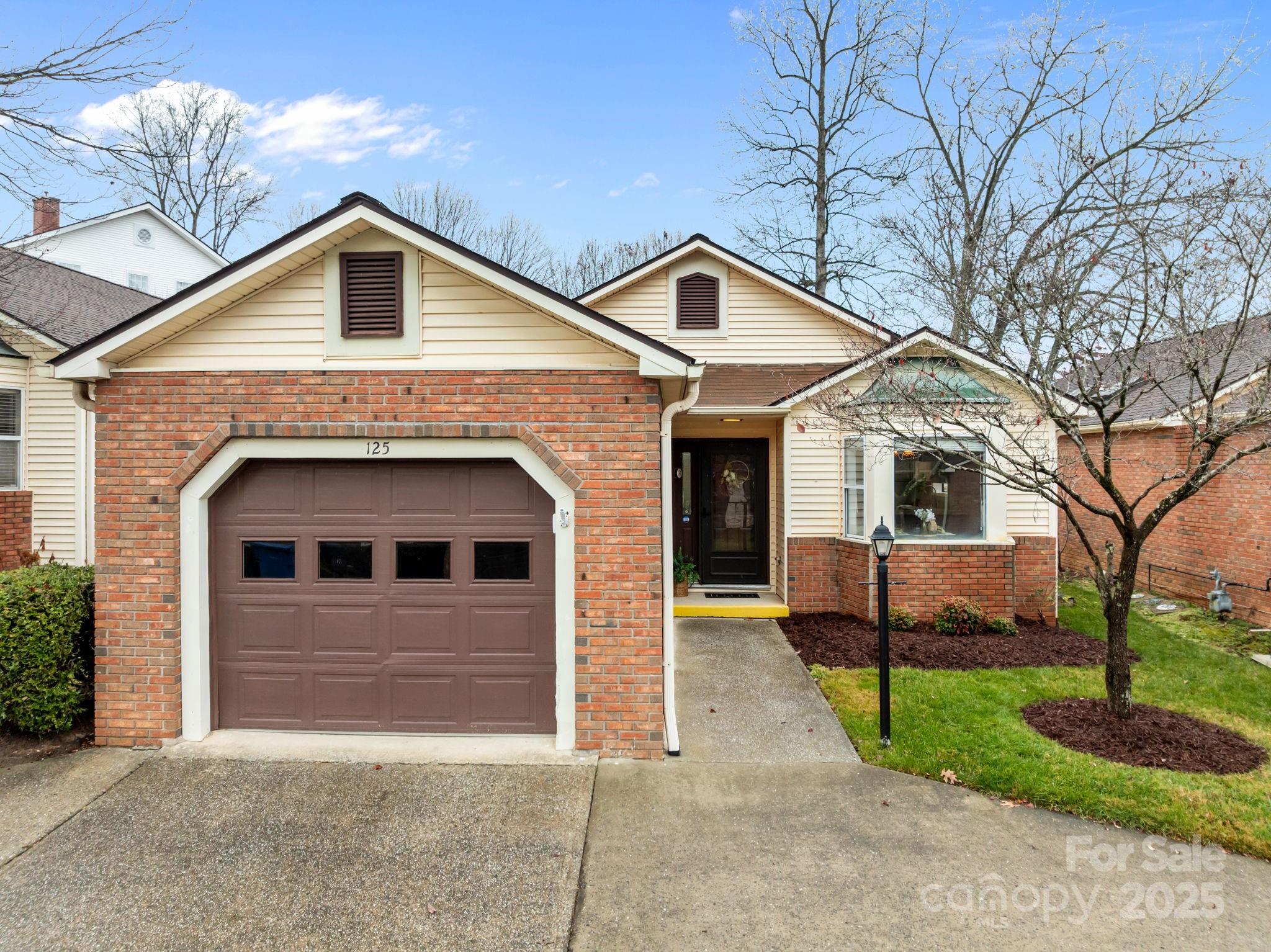 125 Exeter Court, Hendersonville, NC. property listing photo