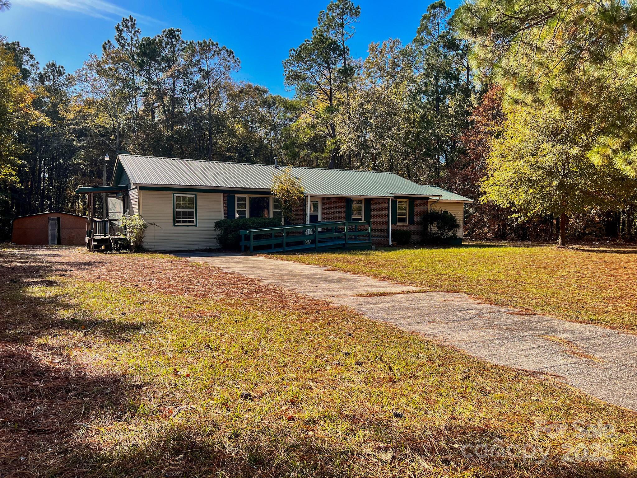 405 W Inwood Street, Bethune, SC. property listing photo