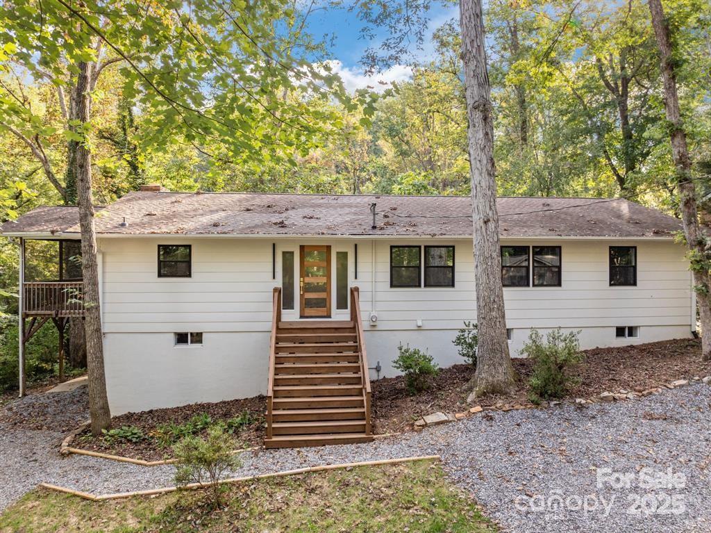 7 Angus, Asheville, NC. property listing photo