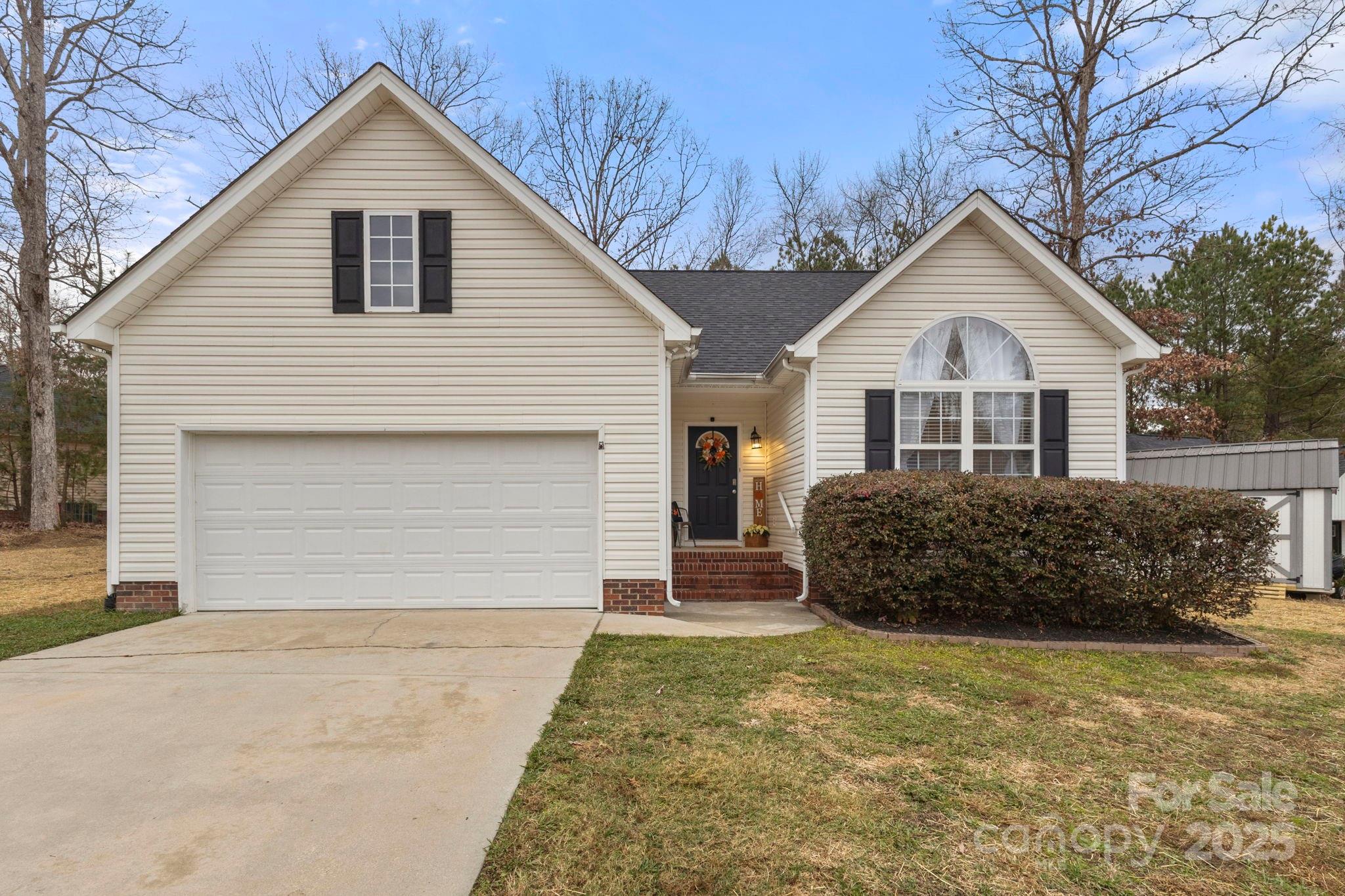 517 Kittiewake, Clover, SC. property listing photo