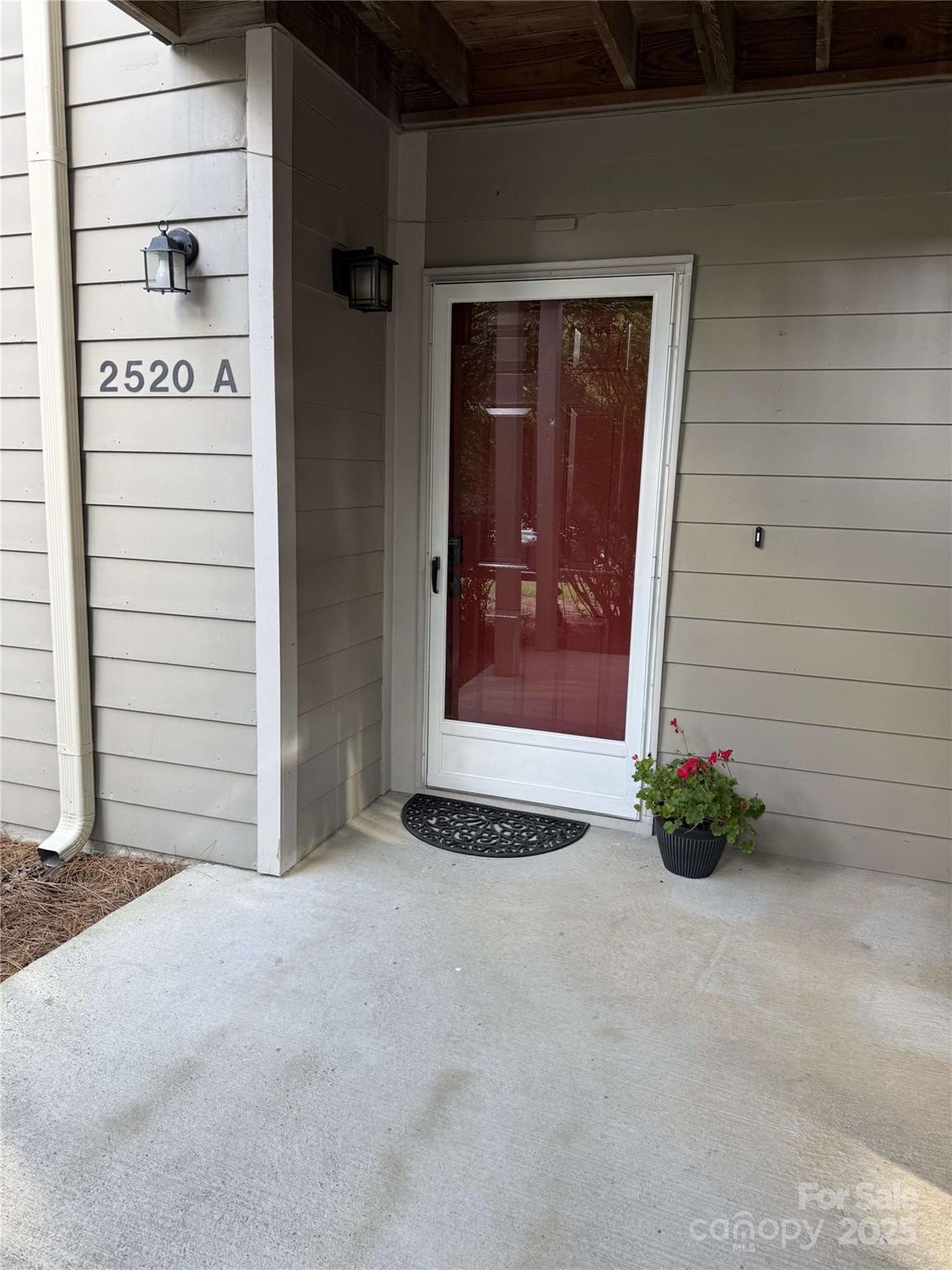 2520 Stradbrook, Charlotte, NC. property listing photo