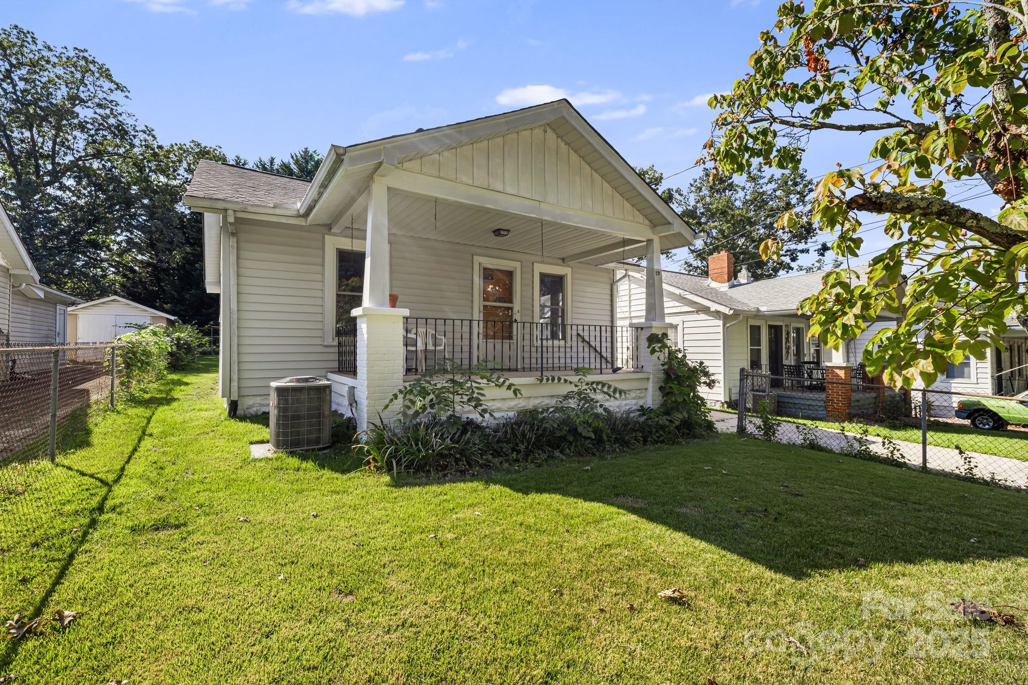 29 Oteen Park Place, Asheville, NC. property listing photo