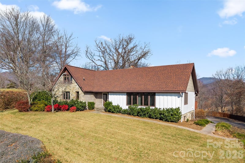 112 Hy Vu Drive, Canton, NC - 3 beds, 3 baths, 2,926 sqft - $599,000