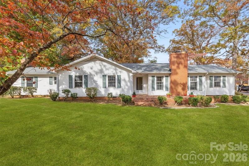 405 Belmont Mount Holly Road, Belmont, NC - 4 beds, 3 baths, 2,454 sqft - $475,000