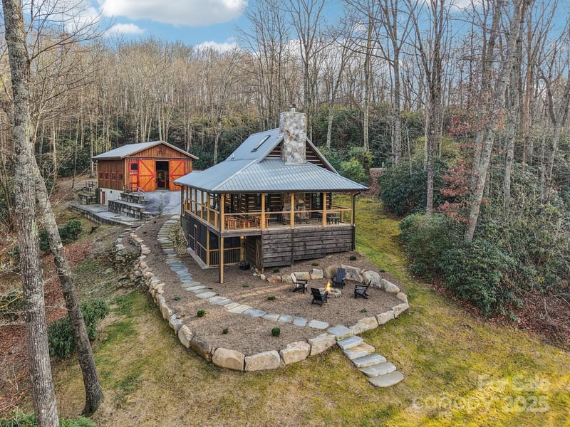 408 & 586 Little Elbow Mountain Road, Lake Toxaway, NC - 4 beds, 3 baths, 1,194 sqft - $2,150,000