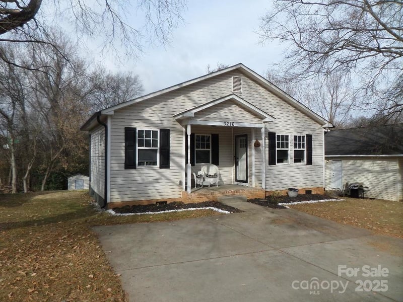 3216 Lasalle Street, Charlotte, NC - 3 beds, 1.5 baths, 1,055 sqft - $245,999