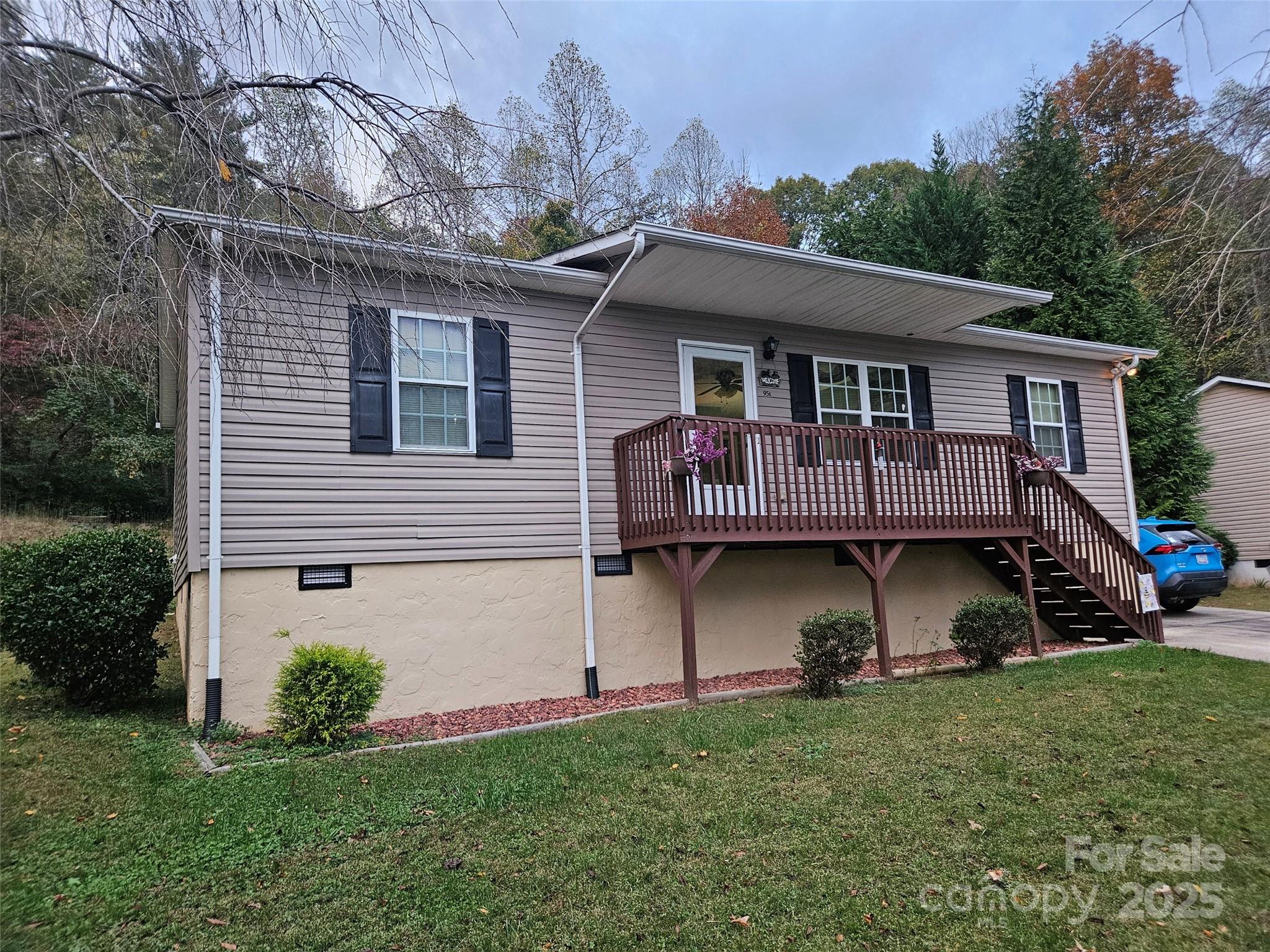 951 Cypress Court NW, Lenoir, NC. property listing photo
