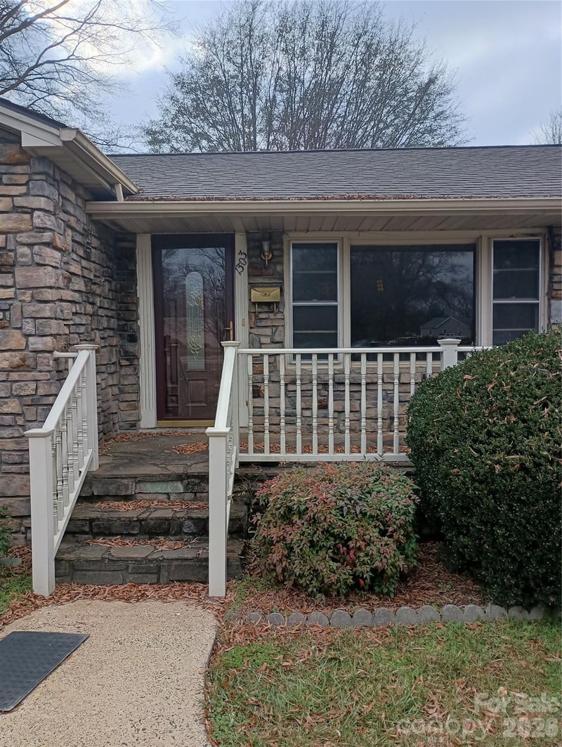 1303 W Dixon Boulevard, Shelby, NC - 2 beds, 1 bath, 1,357 sqft - $189,900