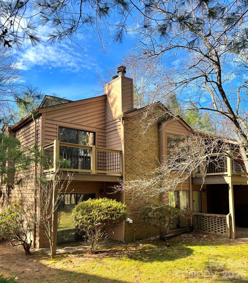 50 Ravencroft Lane, Asheville, NC - 2 beds, 2 baths, 1,009 sqft - $229,500