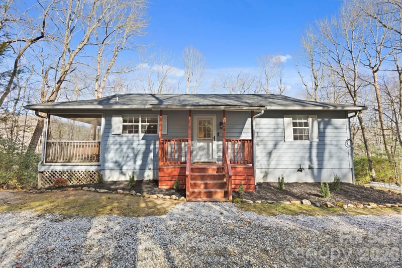 124 Flat Creek Drive, Lake Toxaway, NC - 2 beds, 2 baths, 1,728 sqft - $327,400