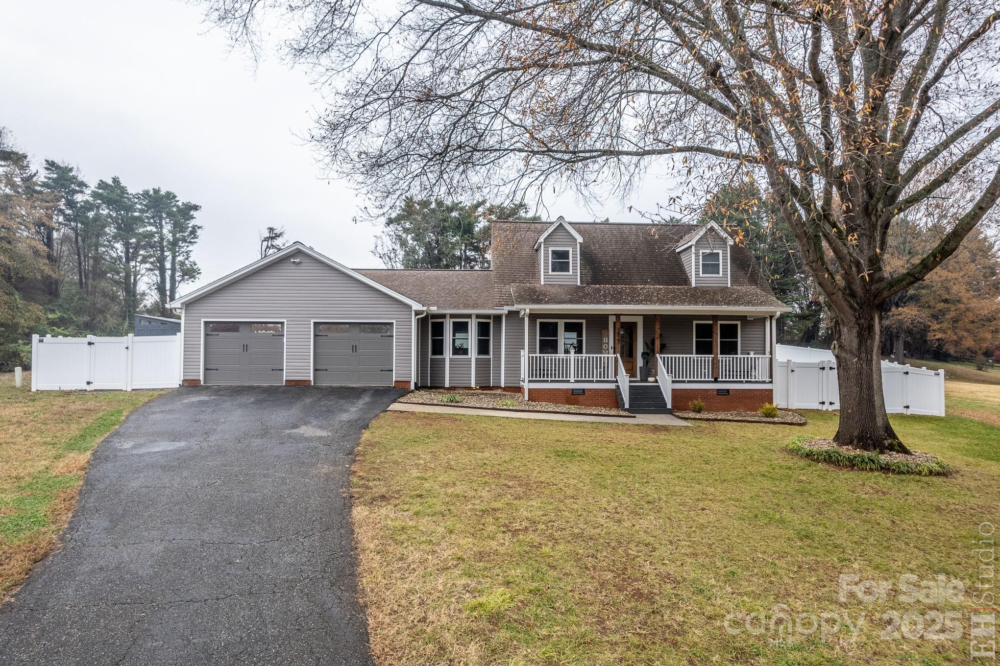1827 Kincaid Court, Hickory, NC. property listing photo