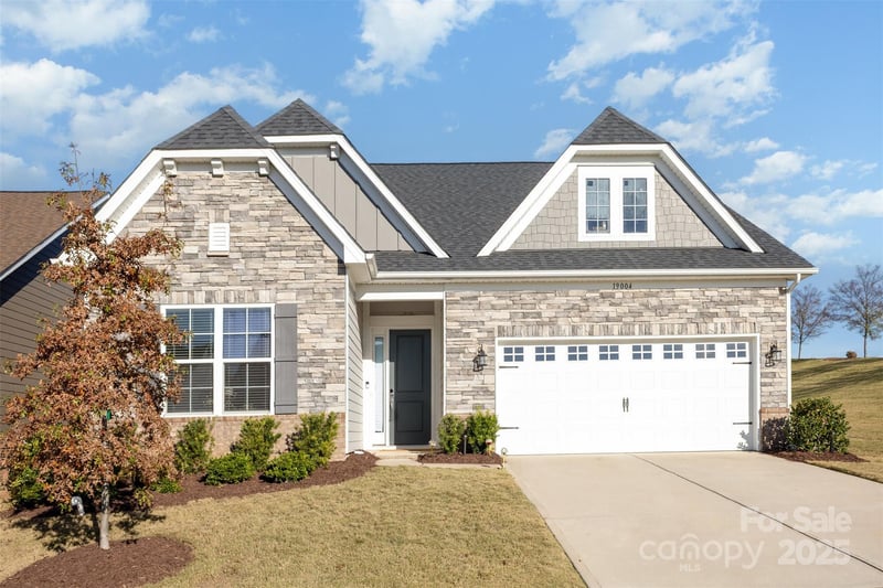 19004 Dry Narrows Way, Charlotte, NC - 4 beds, 2.5 baths, 2,415 sqft - $546,500