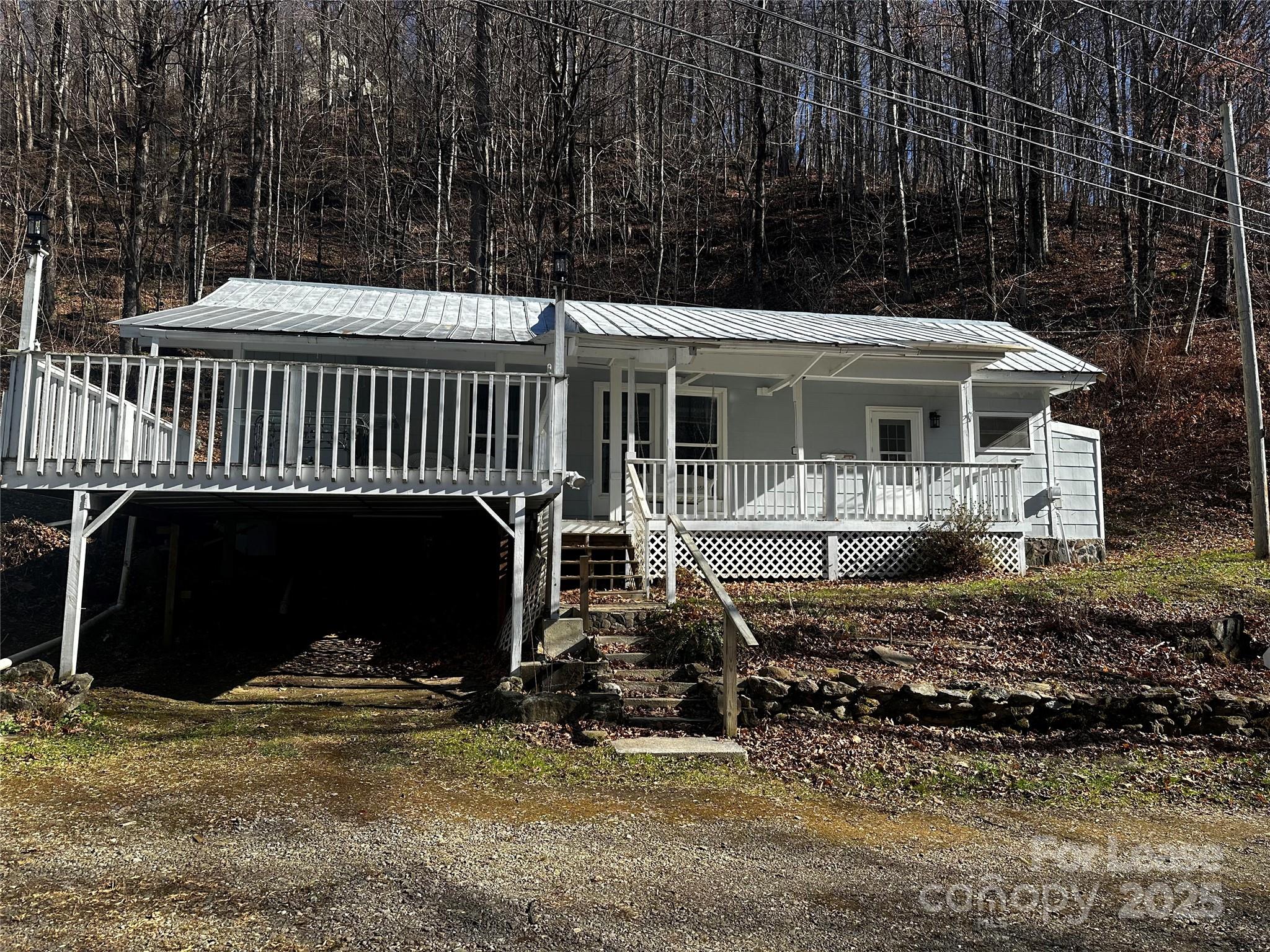 717 Deep Gap, Burnsville, NC. property listing photo