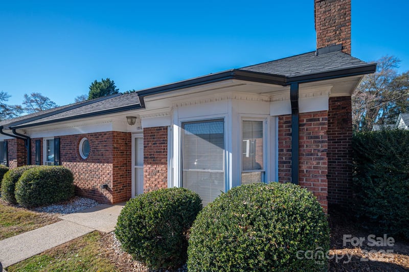 1212 E Franklin Boulevard D, Gastonia, NC - 2 beds, 1.5 baths, 1,086 sqft - $189,900