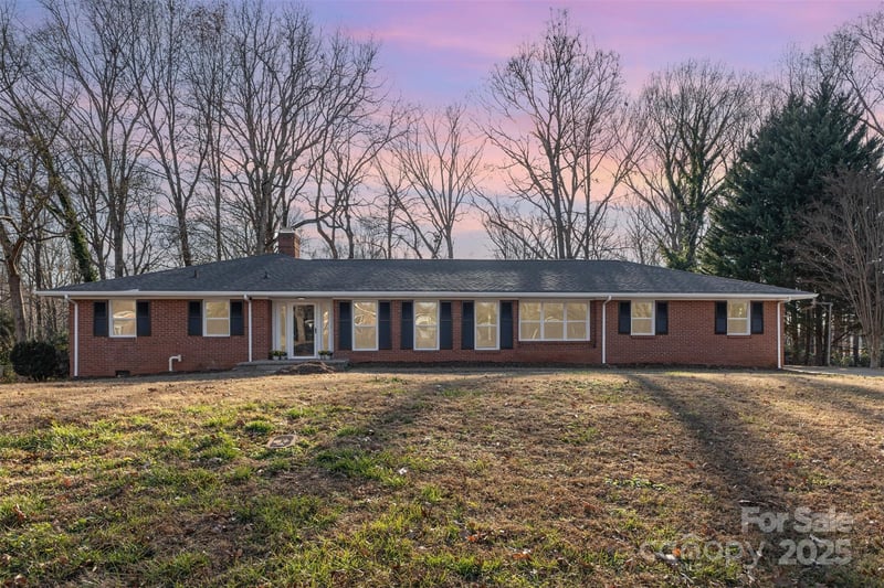 1210 Brookwood Drive, Shelby, NC - 4 beds, 2.5 baths, 2,989 sqft - $379,900