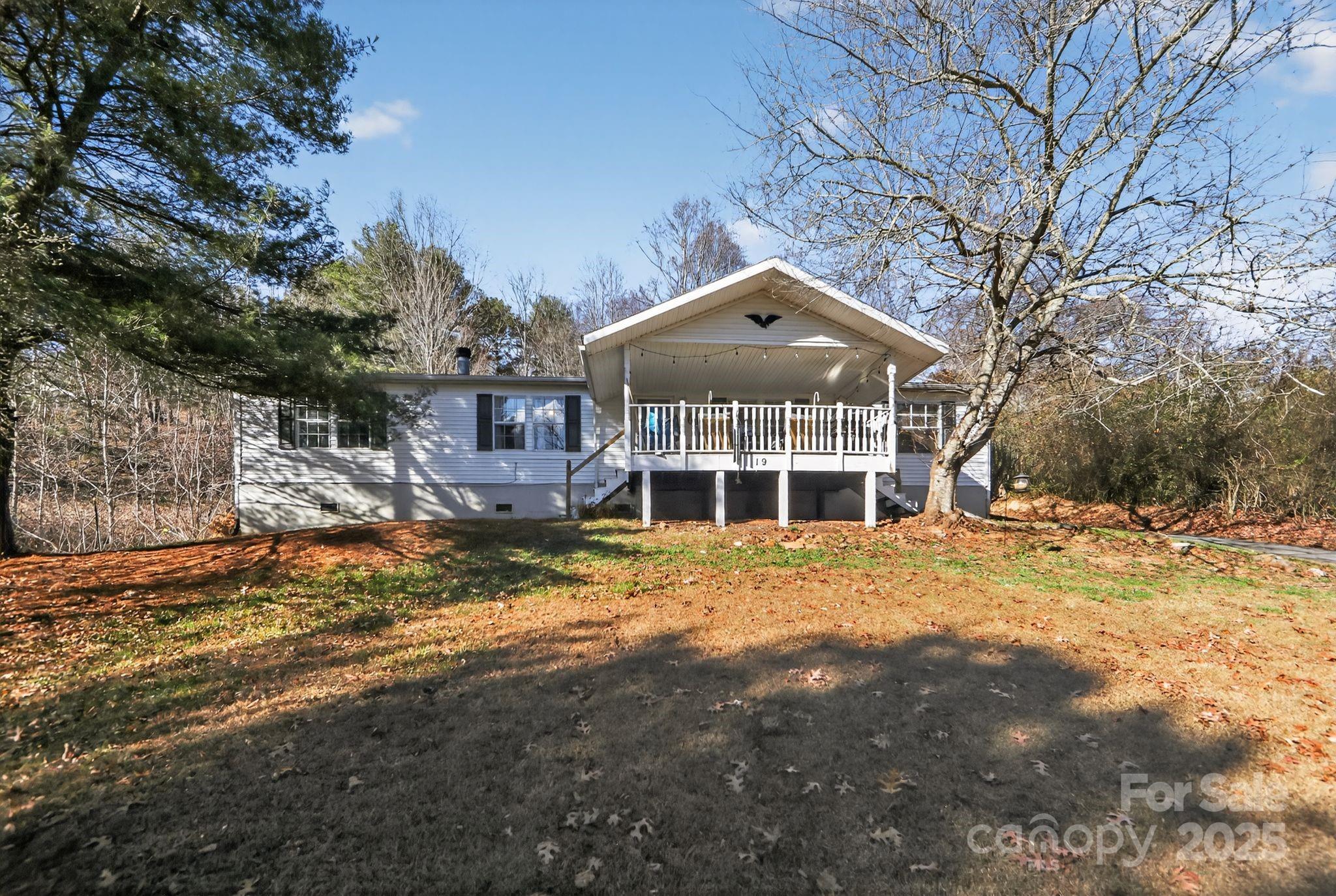 19 R Morton Lane, Asheville, NC. property listing photo