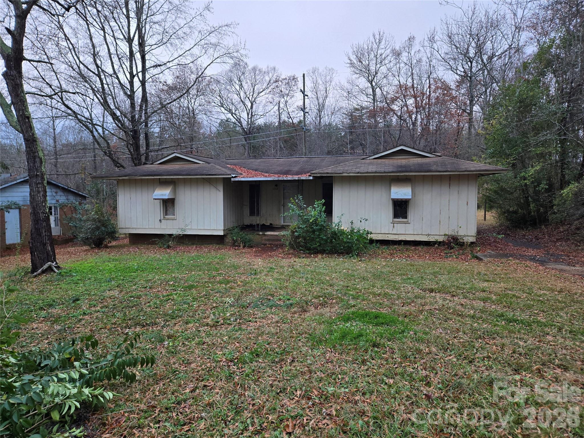 1712 Northwoods Drive, Kings Mountain, NC. property listing photo