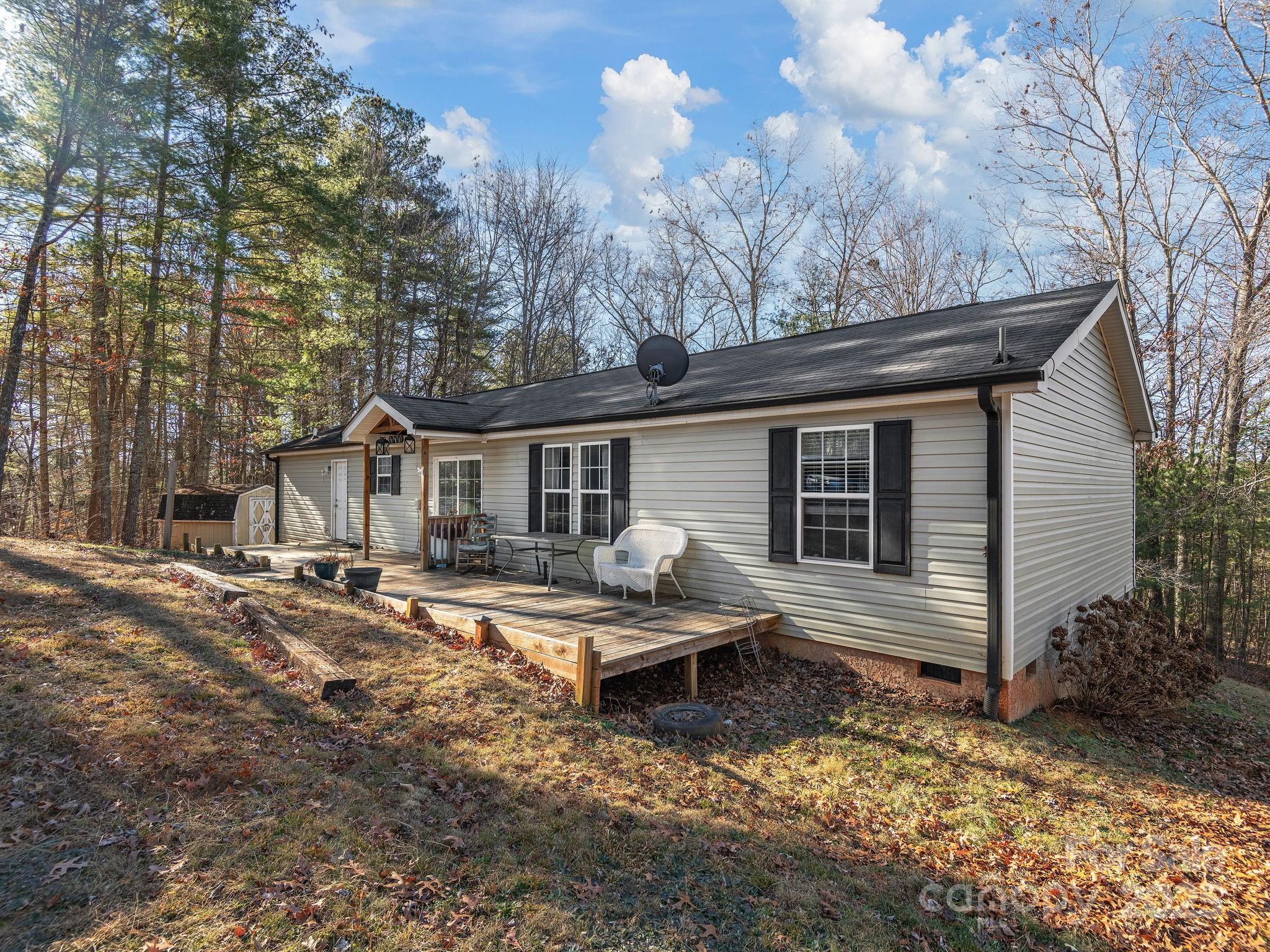 92 Suncrest, Mars Hill, NC. property listing photo