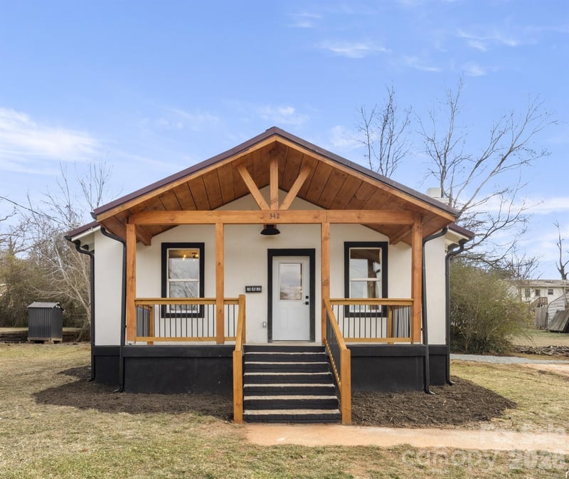 342 N Cleghorn Street, Rutherfordton, NC - 2 beds, 1 bath, 1,012 sqft - $190,000