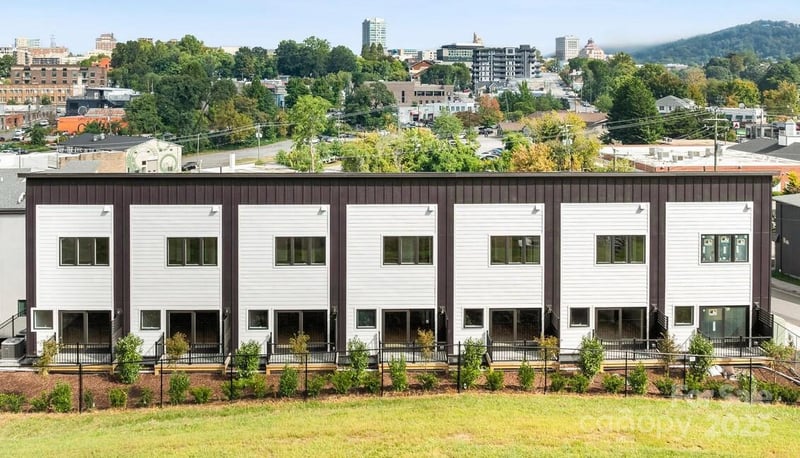3 Lee Garden Lane Apt 104, Asheville, NC - 2 beds, 2.5 baths, 1,086 sqft - $640,000