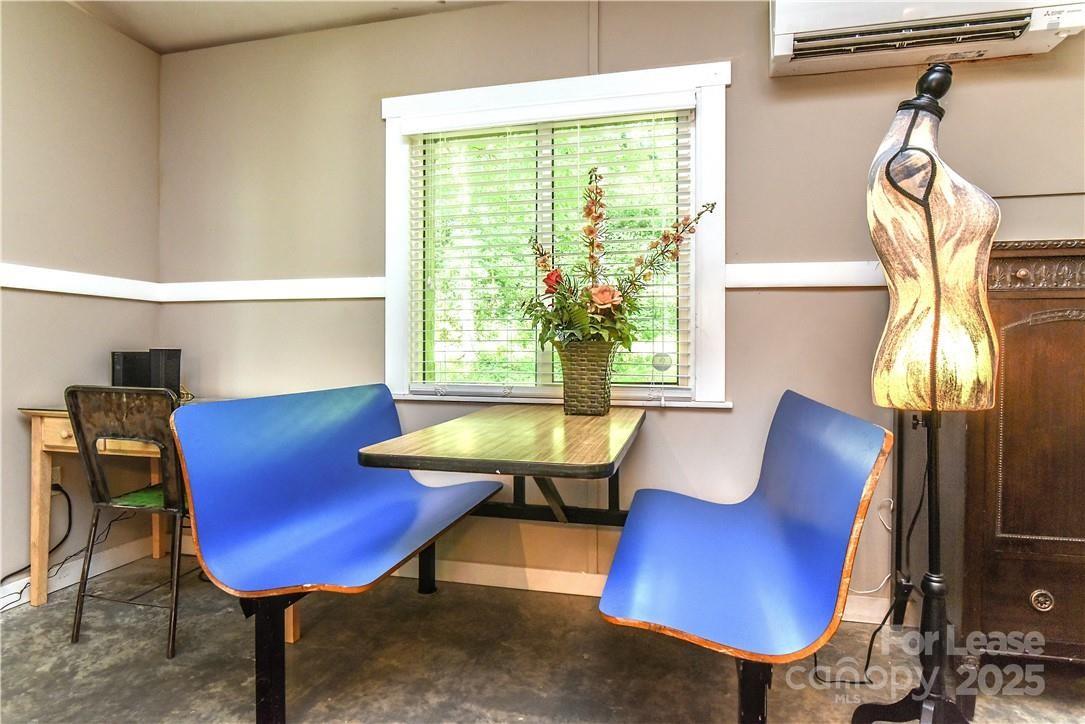 543 College Street, Asheville, NC. property listing photo