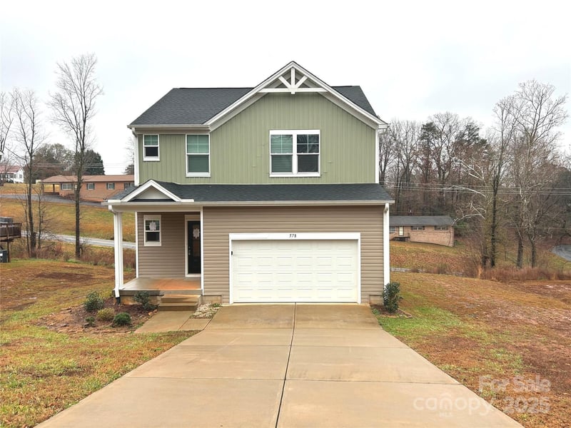 578 30th Avenue Circle NE, Hickory, NC - 3 beds, 2.5 baths, 1,846 sqft - $299,900