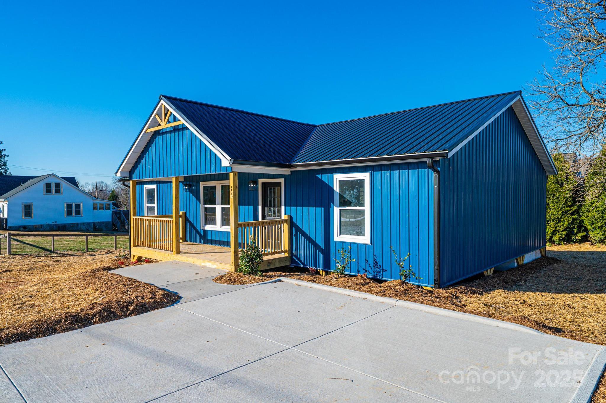 300 South Avenue SW, Valdese, NC. property listing photo