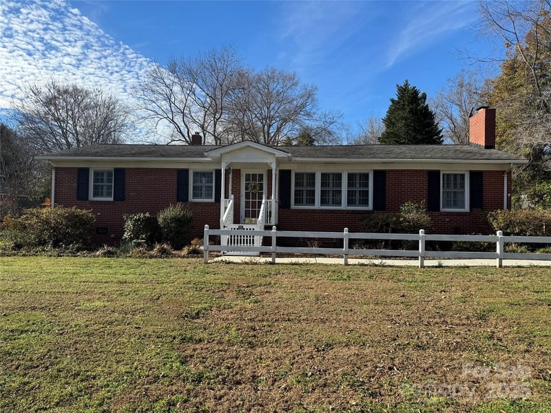 809 Katherine Avenue, Kings Mountain, NC - 3 beds, 2 baths, 1,794 sqft - $298,500
