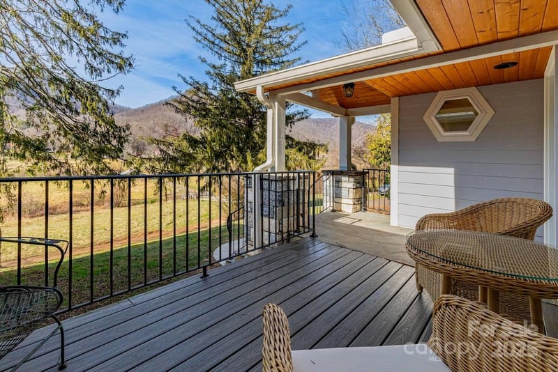 2888 Beaverdam Road, Canton, NC - 3 beds, 3.5 baths, 3,428 sqft - $999,995