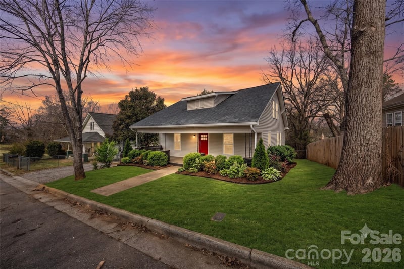 934 Cherry Street, Statesville, NC - 4 beds, 3 baths, 1,831 sqft - $235,000