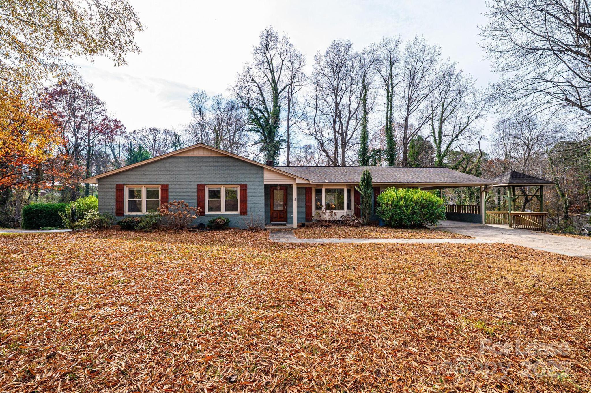1060 26th Avenue NE, Hickory, NC. property listing photo