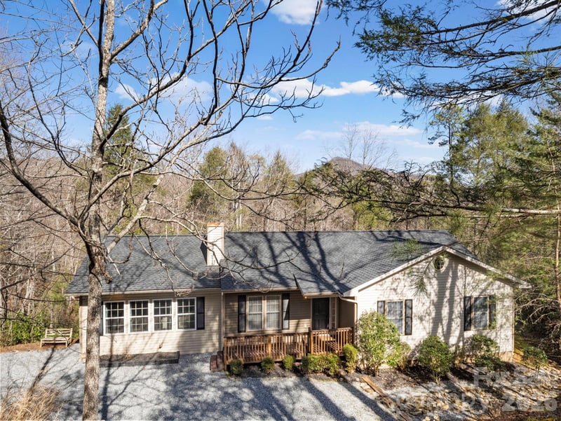 137 Weaver Court, Lake Lure, NC - 3 beds, 3 baths, 2,800 sqft - $649,000