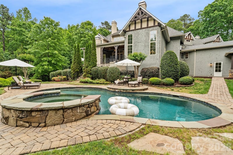 9105 Island Point Road, Charlotte, NC - 4 beds, 5.5 baths, 6,264 sqft - $2,000,000